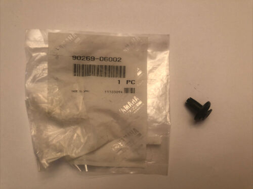 90269-06002 NOS Yamaha Front Fender Rivet YFM50 YFM660 YFM80 YFZ450 S169o