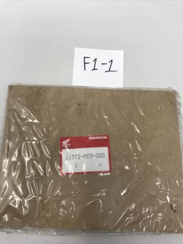 NOS OEM Honda Clutch Cover Gasket 1983-88 VT800 VT700 11372-ME9-000 “NOS” (f1-1)