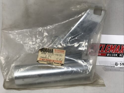 NEW NOS OEM Suzuki RM125A RM100C PE175N Countershaft Bearing Plate # 24741-41300