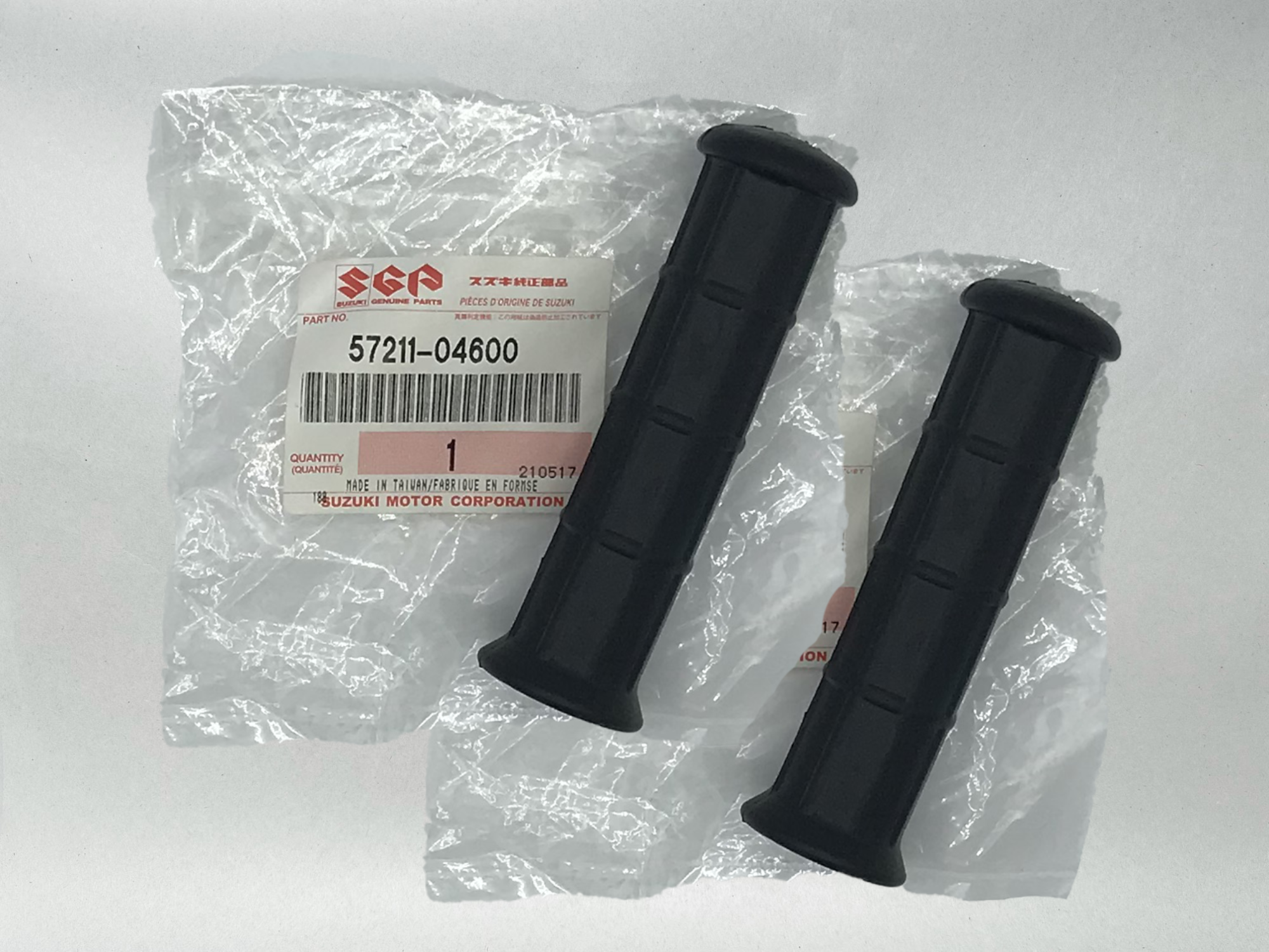 2 Genuine OEM Suzuki Rubber Handlebar Grips 57211-04600