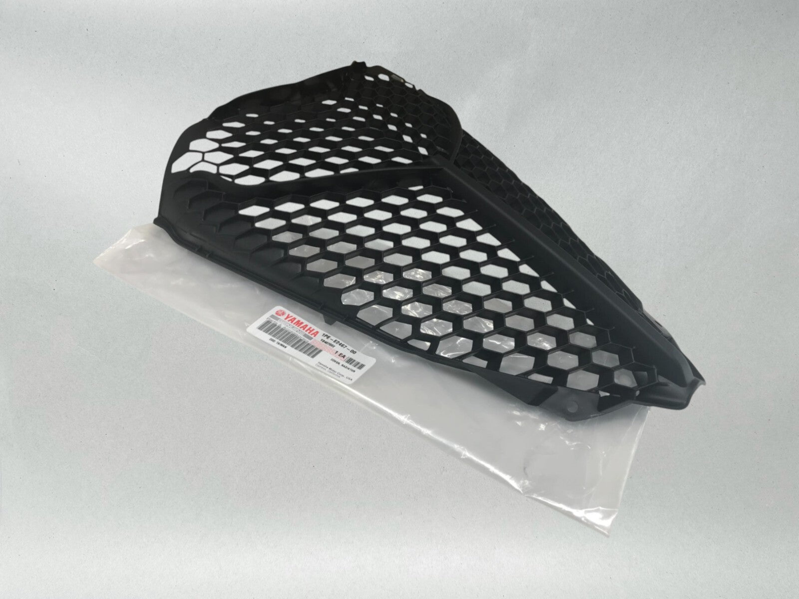 Yamaha Genuine OEM GRILL RADIATOR GUARD COVER BLACK 1PE-E2467-00-00