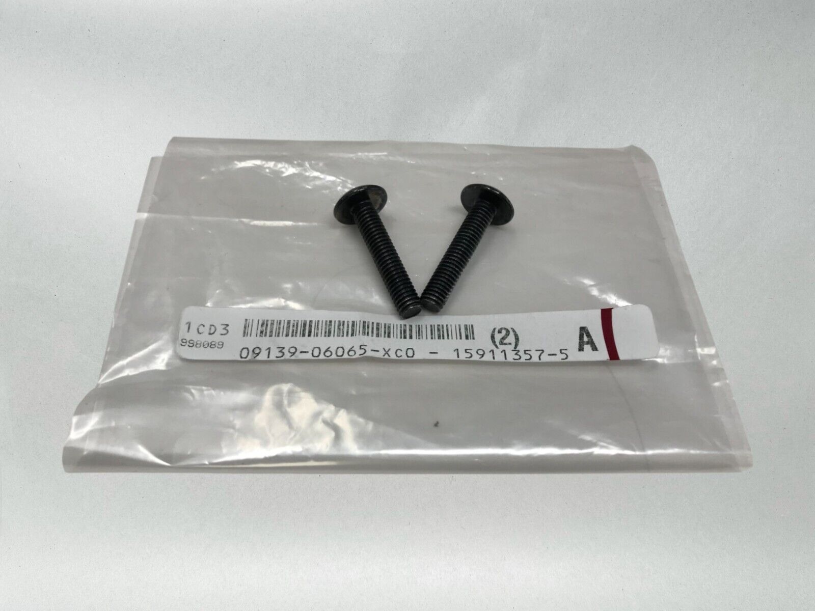 2 Suzuki Genuine OEM Authentic GSX-R 600 750 FRONT SEAT BOLTS 09139-06065-XC0