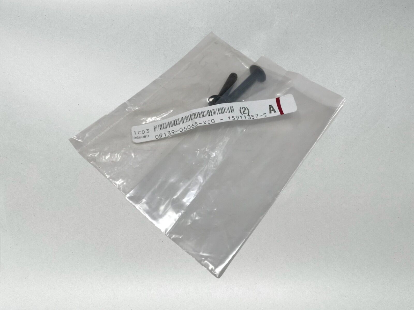 2 Suzuki Genuine OEM Authentic GSX-R 600 750 FRONT SEAT BOLTS 09139-06065-XC0