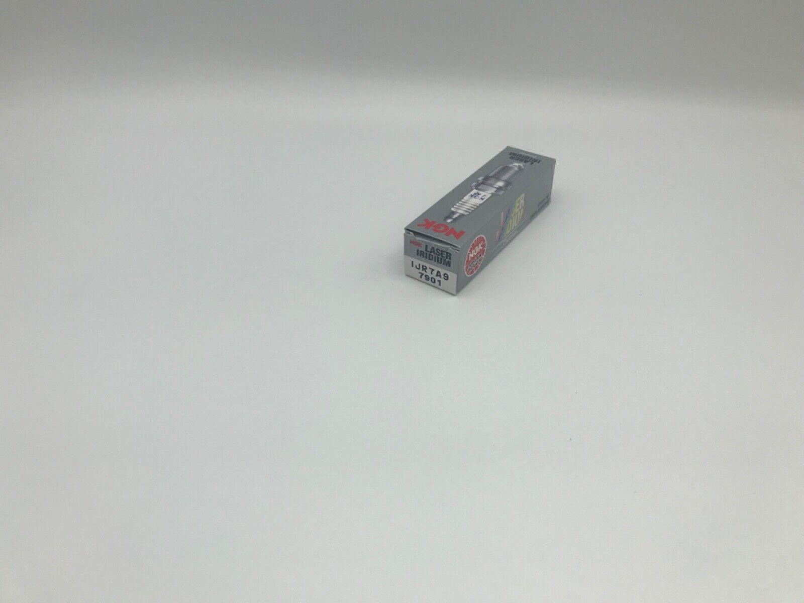 Genuine NGK Spark Plug IJR7A9 IJR7A-9 7901
