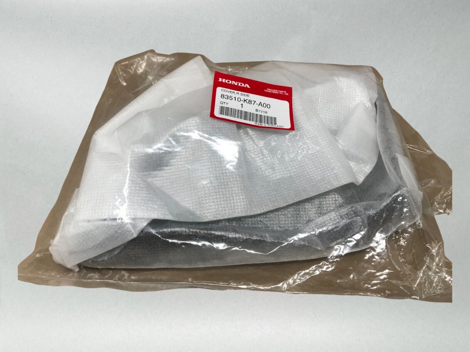 Honda OEM RIGHT SIDE FRAME KNEE COVER 2017-2024 REBEL 300 500 83510-K87-A00