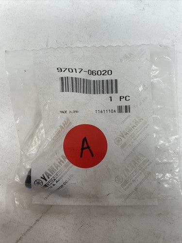 NOS YAMAHA HEXAGON BOLT 97017-06020 OEM