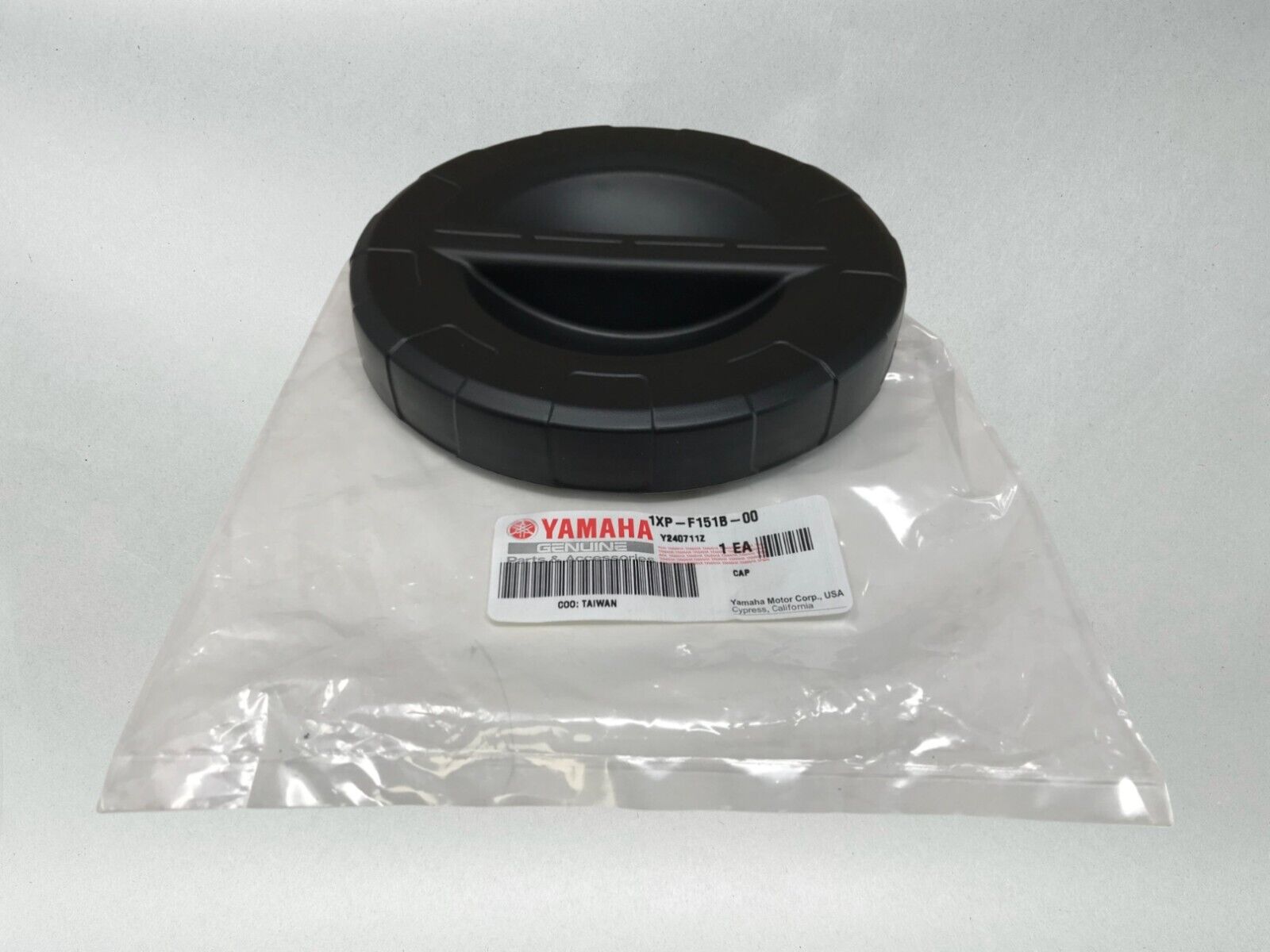 Yamaha Genuine OEM Storage Box Cap 2016-18 YXZ1000 YXZ1000R 1XP-F151B-00-00
