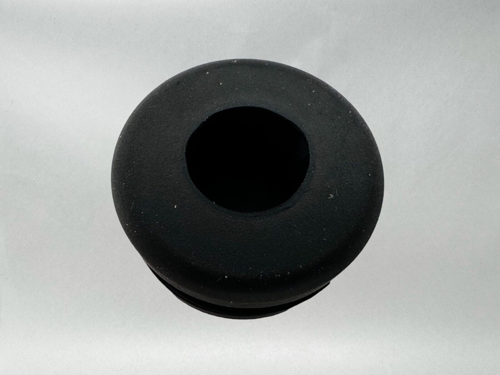 Yamaha Genuine OEM Grommet 90480-18411-00