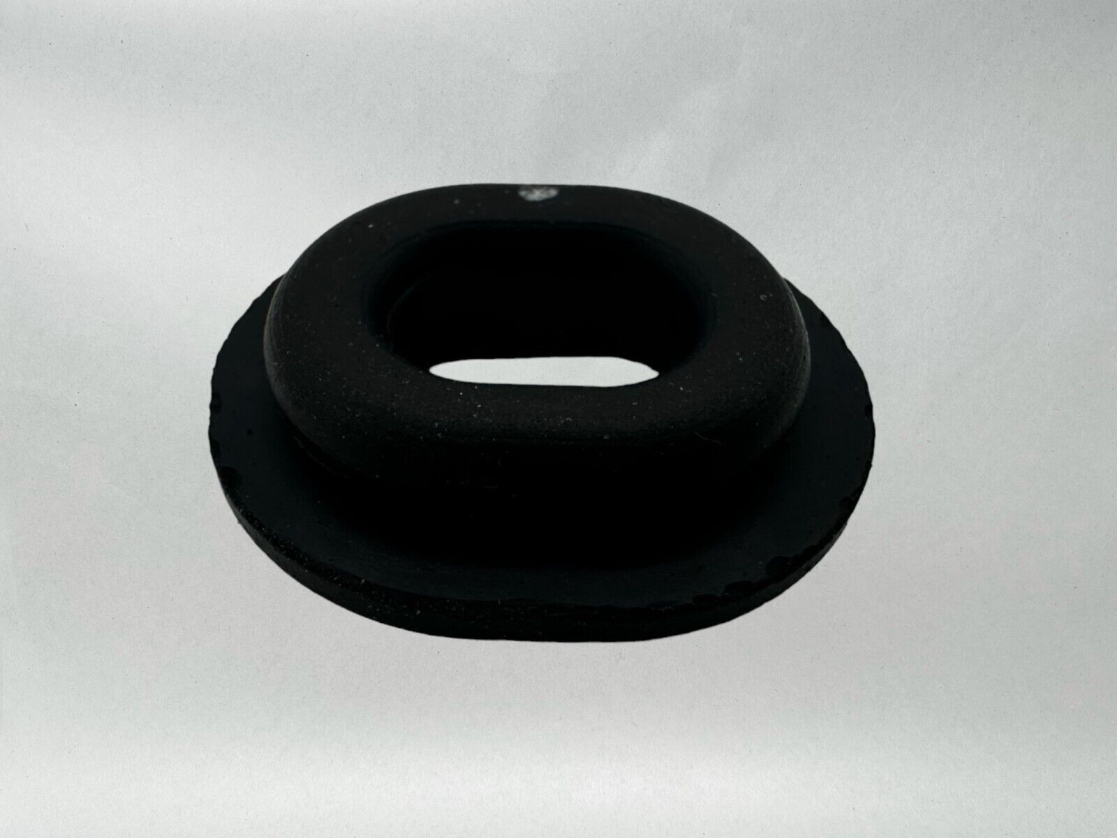 Yamaha Genuine OEM Grommet 90480-01401-00