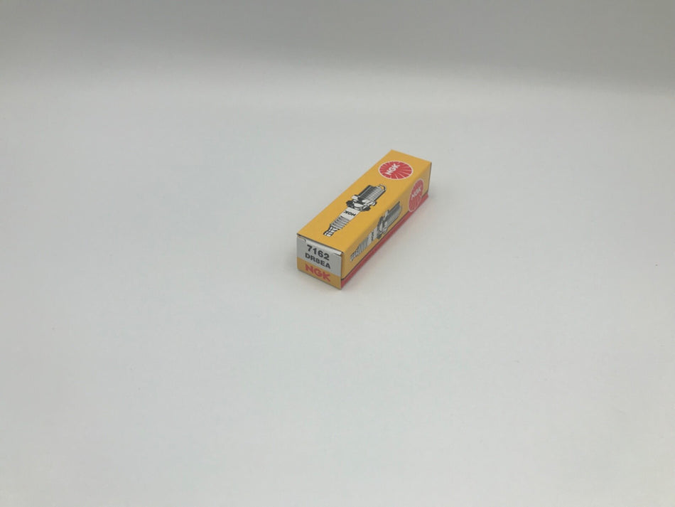 Genuine NGK Spark Plug DR8EA 7162
